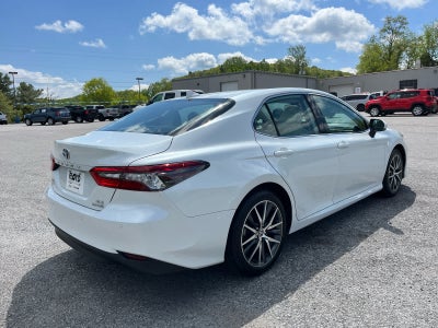 2024 Toyota Camry Hybrid XLE