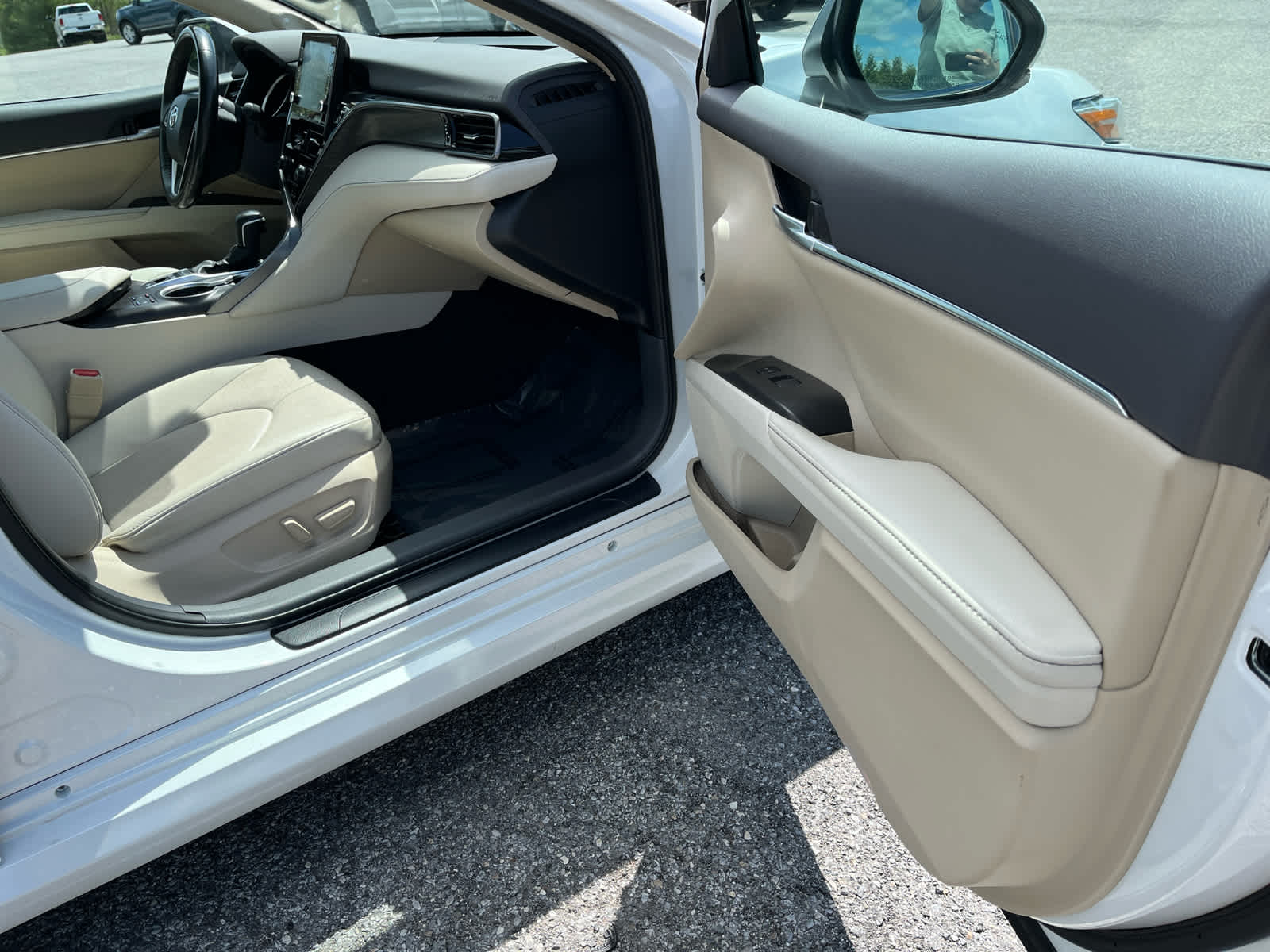2024 Toyota Camry Hybrid XLE