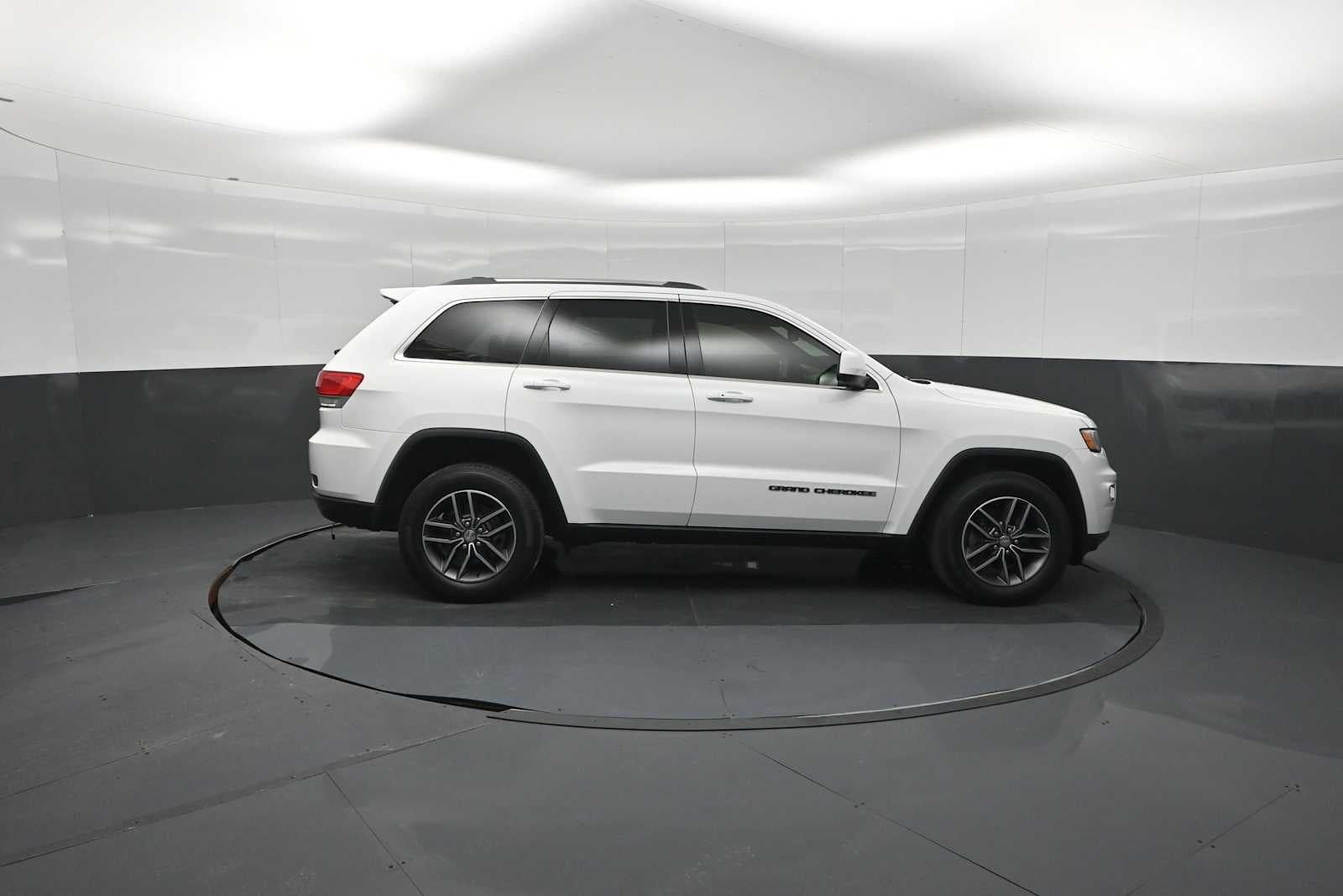 2018 Jeep Grand Cherokee Laredo E