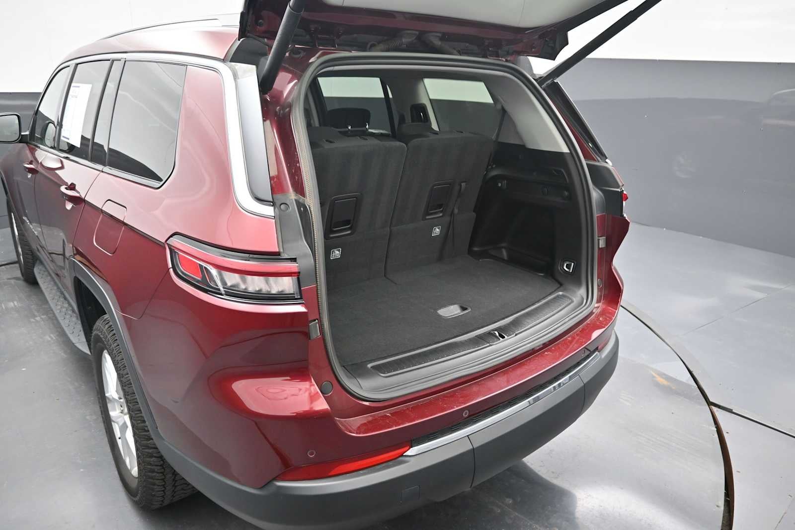 2022 Jeep Grand Cherokee L Laredo