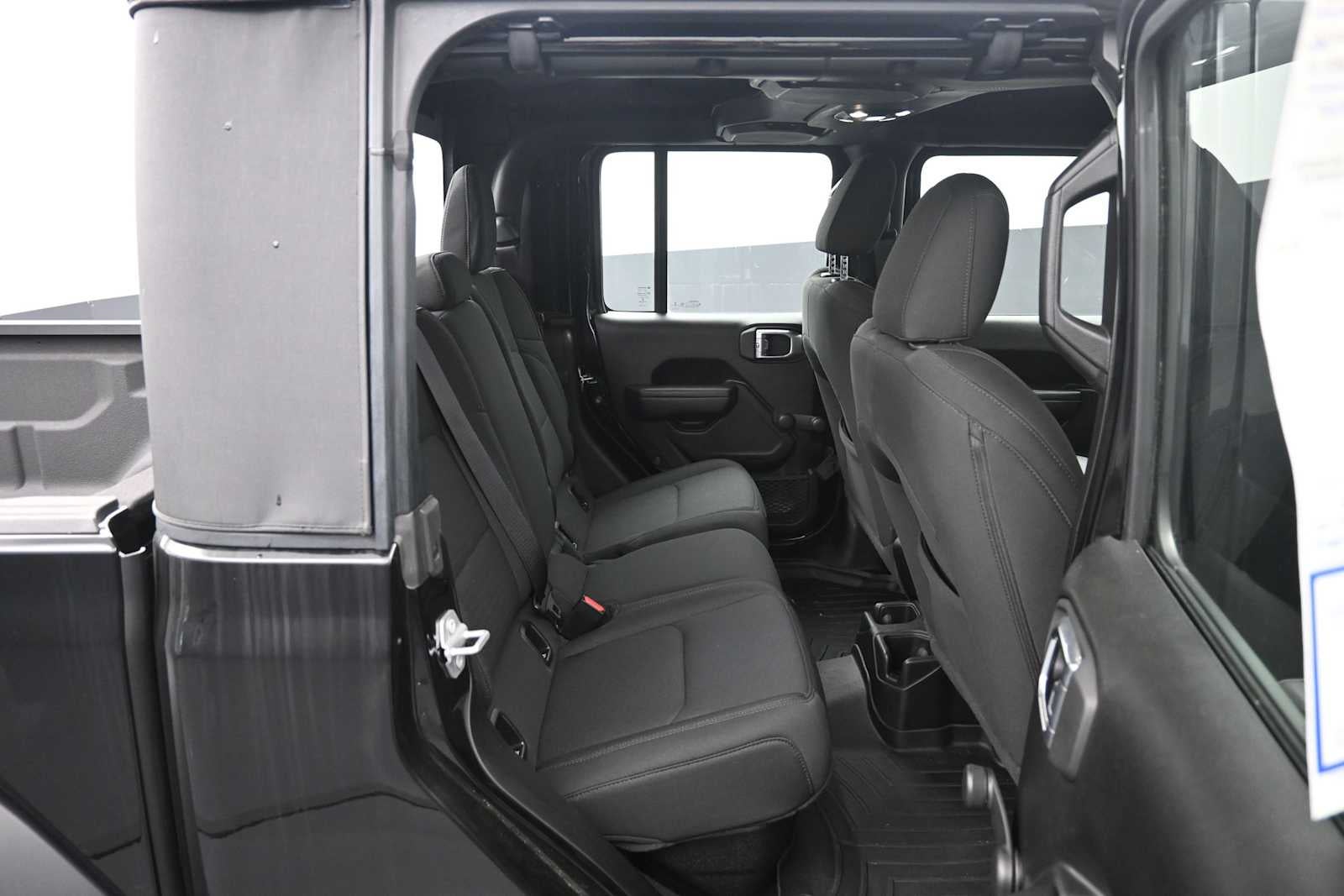 2022 Jeep Gladiator Sport