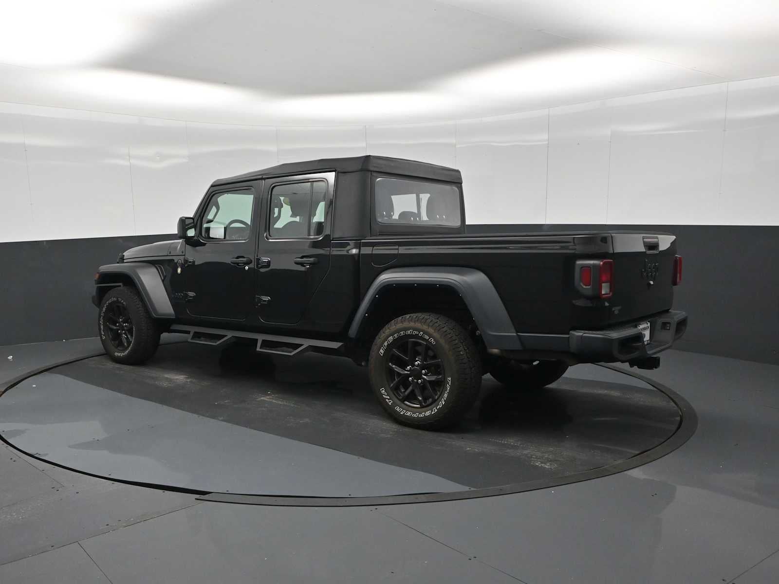 2022 Jeep Gladiator Sport