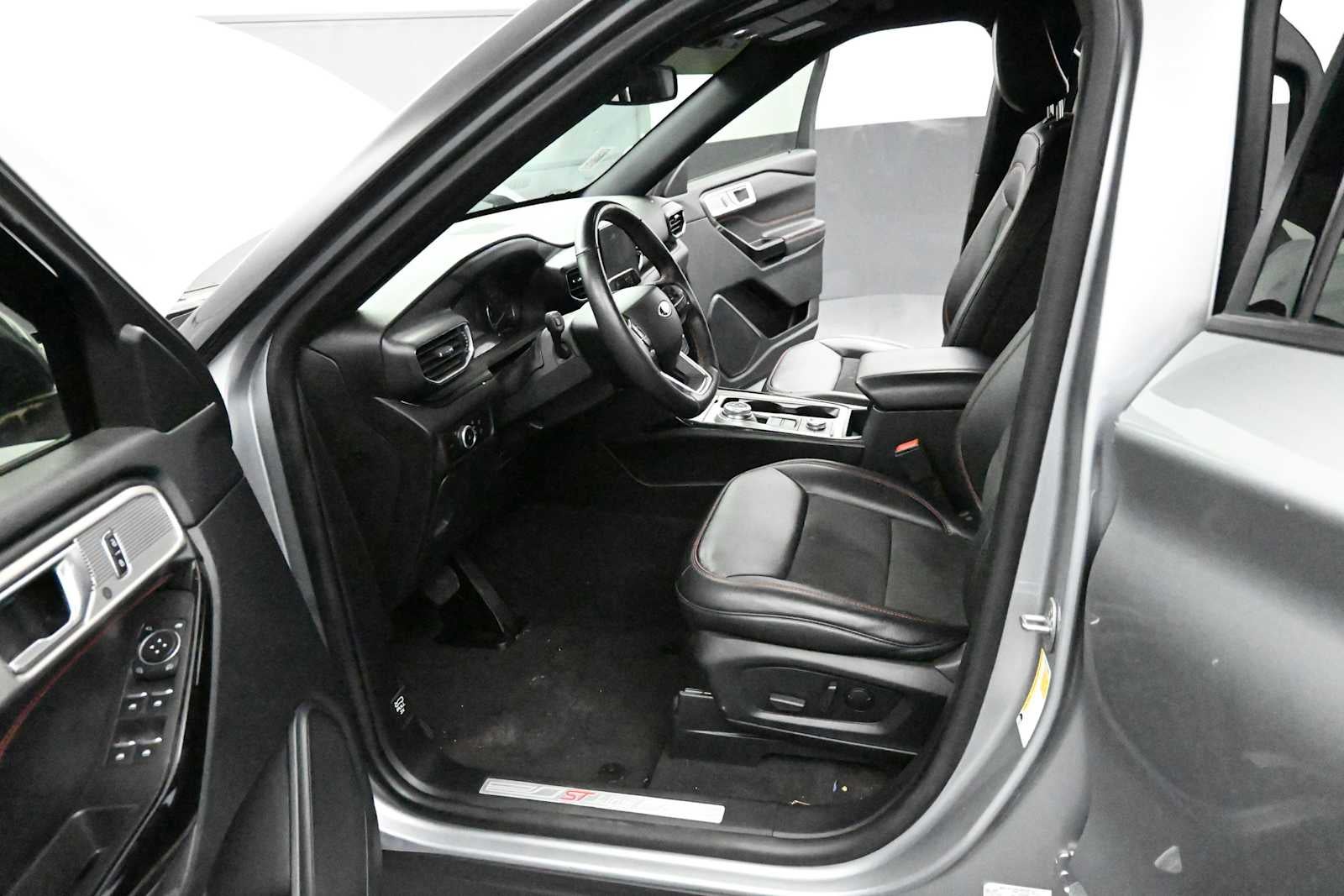 2024 Ford Explorer ST-Line