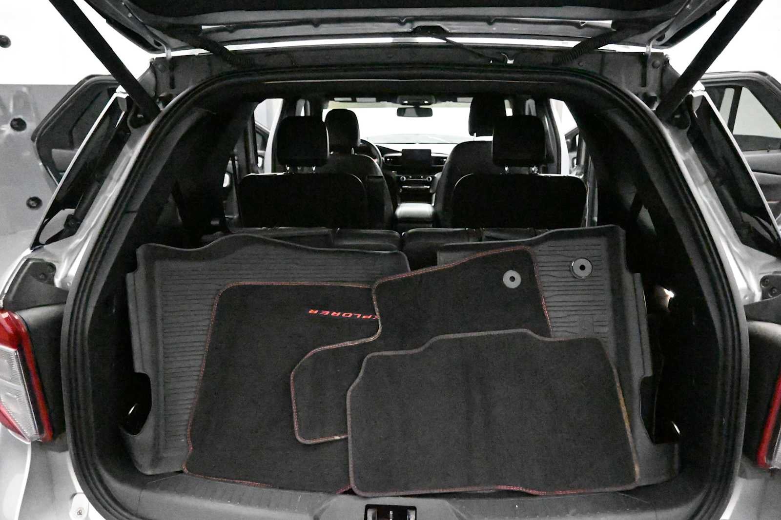 2024 Ford Explorer ST-Line