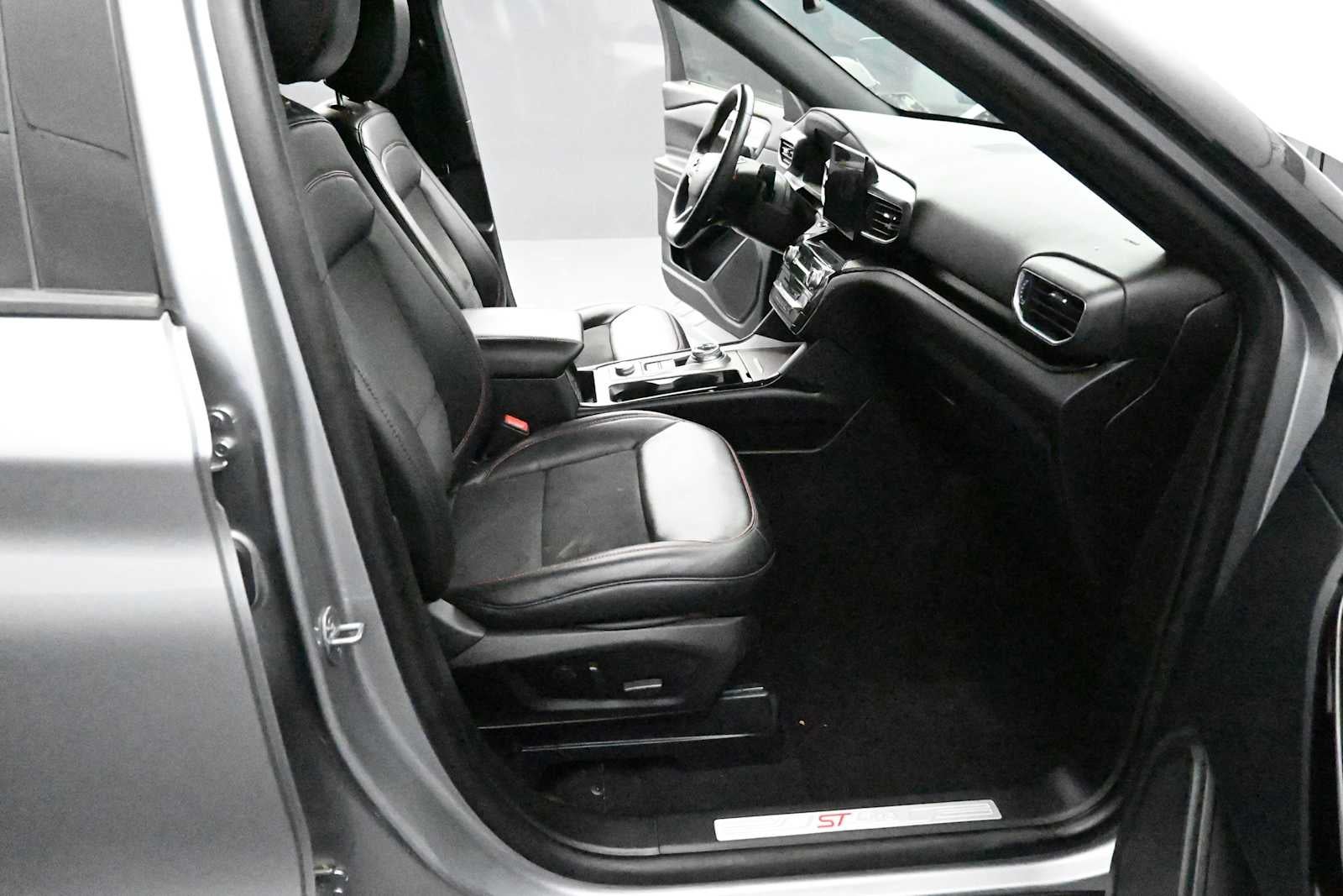 2024 Ford Explorer ST-Line