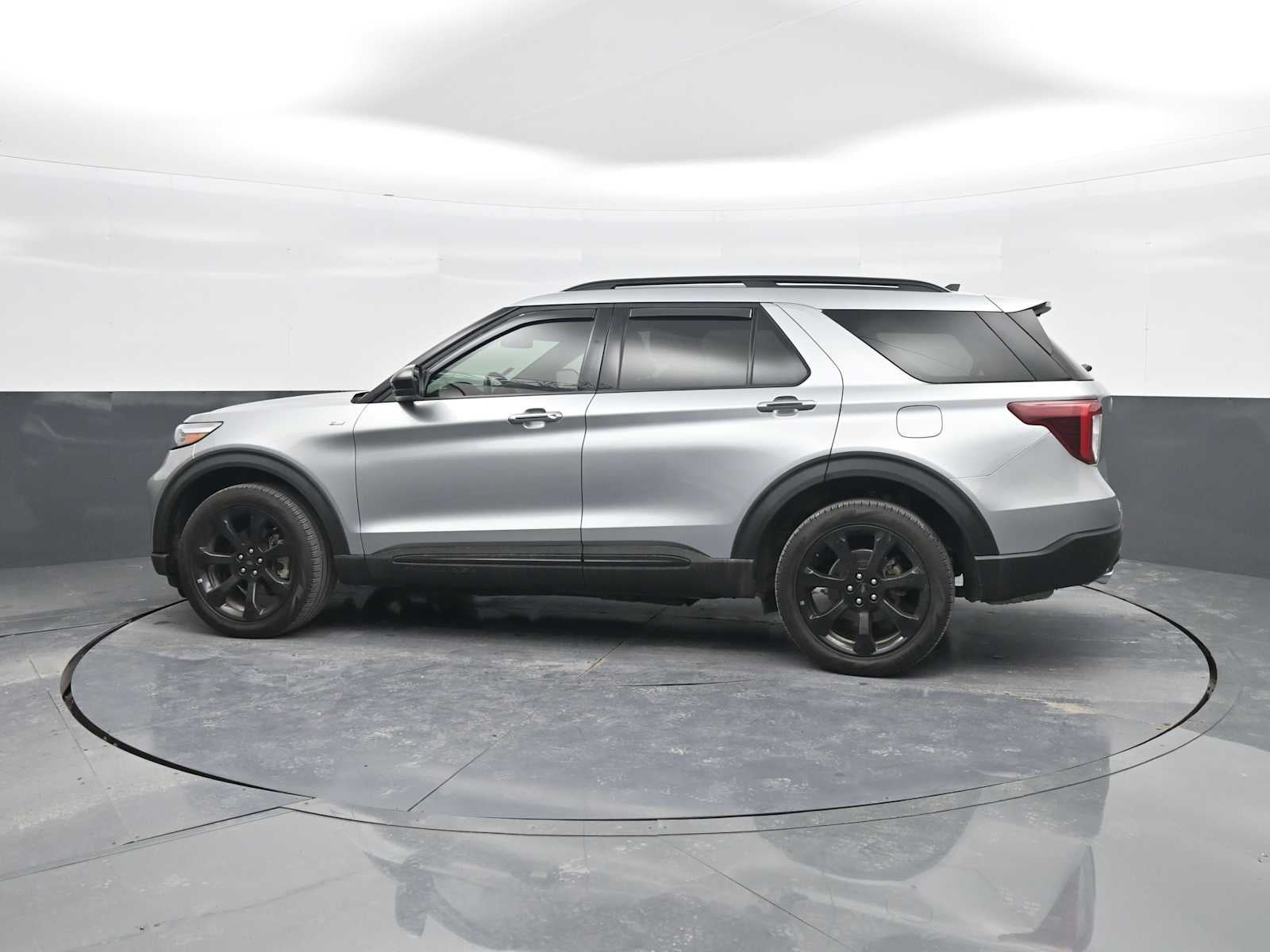 2024 Ford Explorer ST-Line