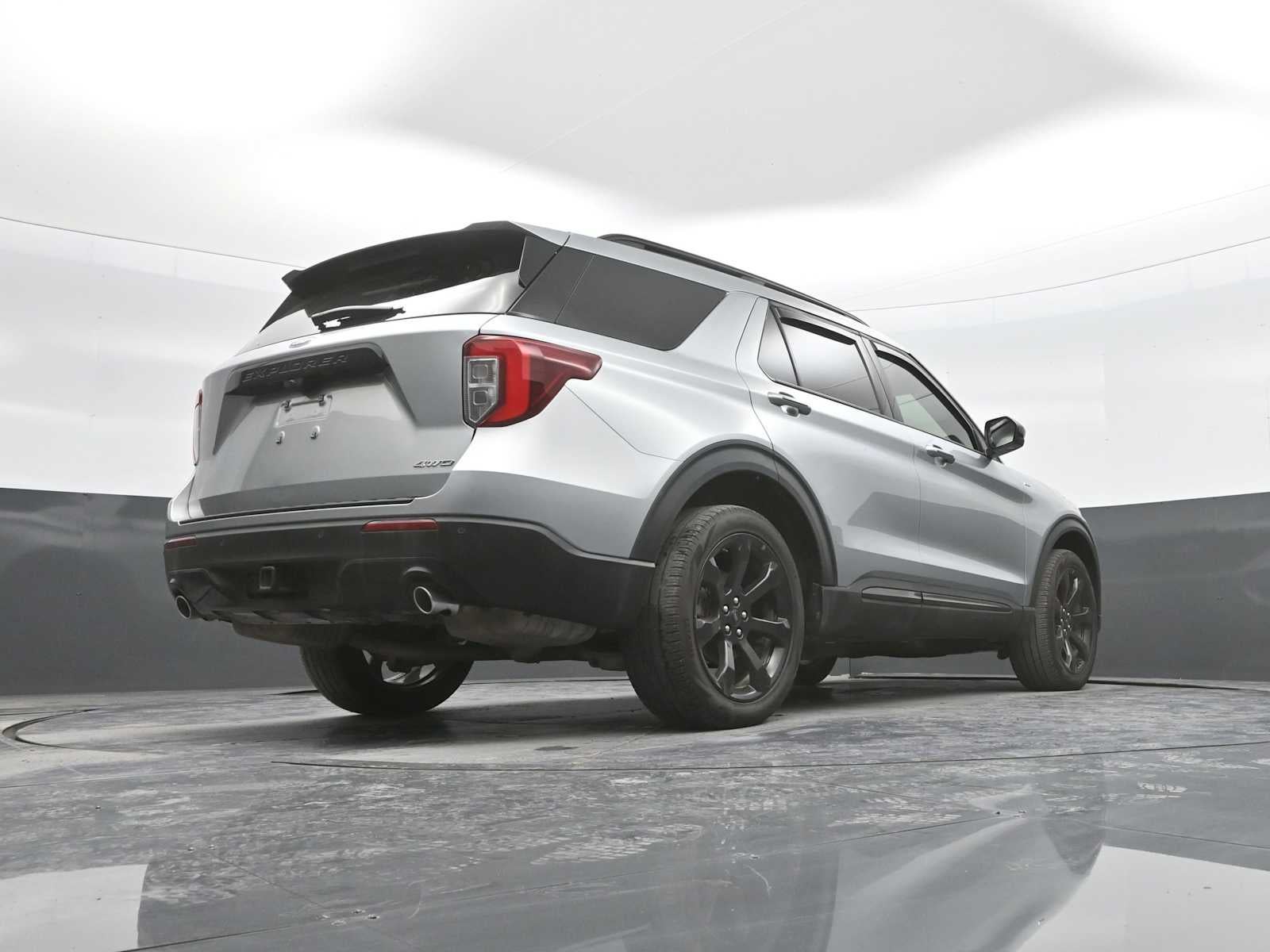 2024 Ford Explorer ST-Line