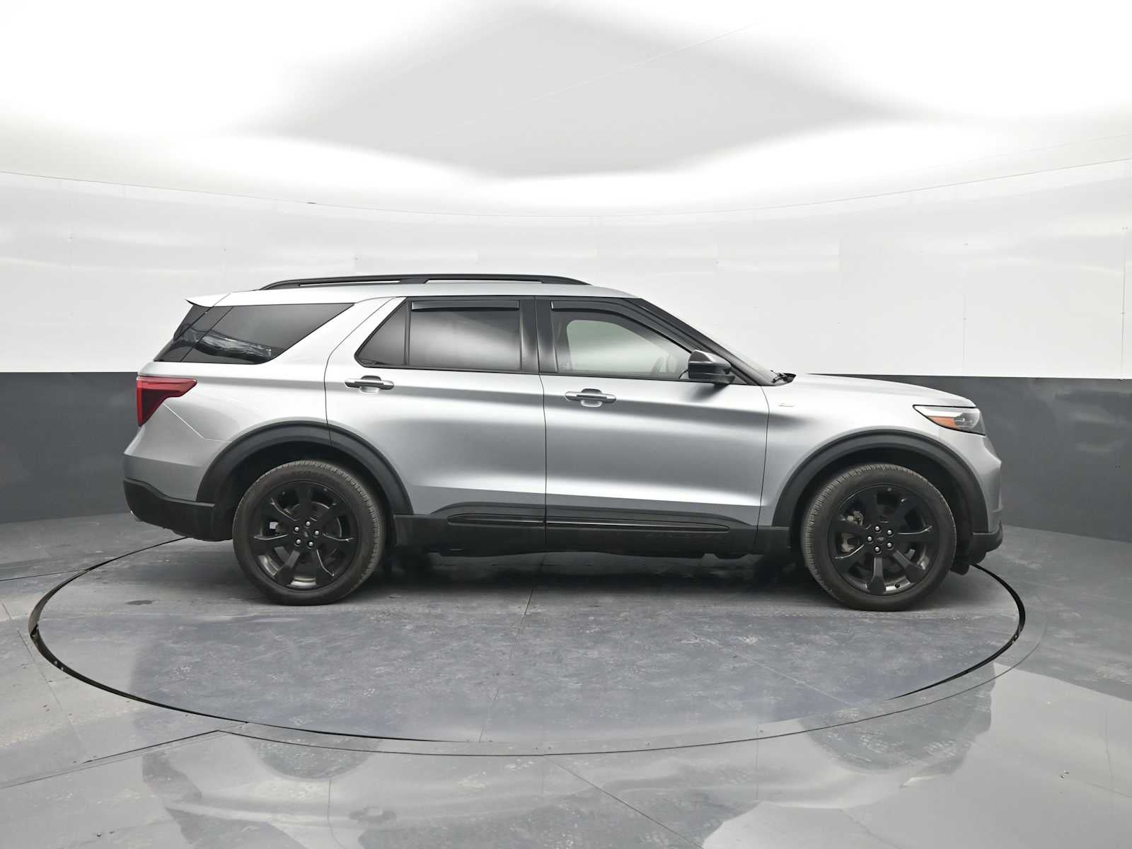 2024 Ford Explorer ST-Line