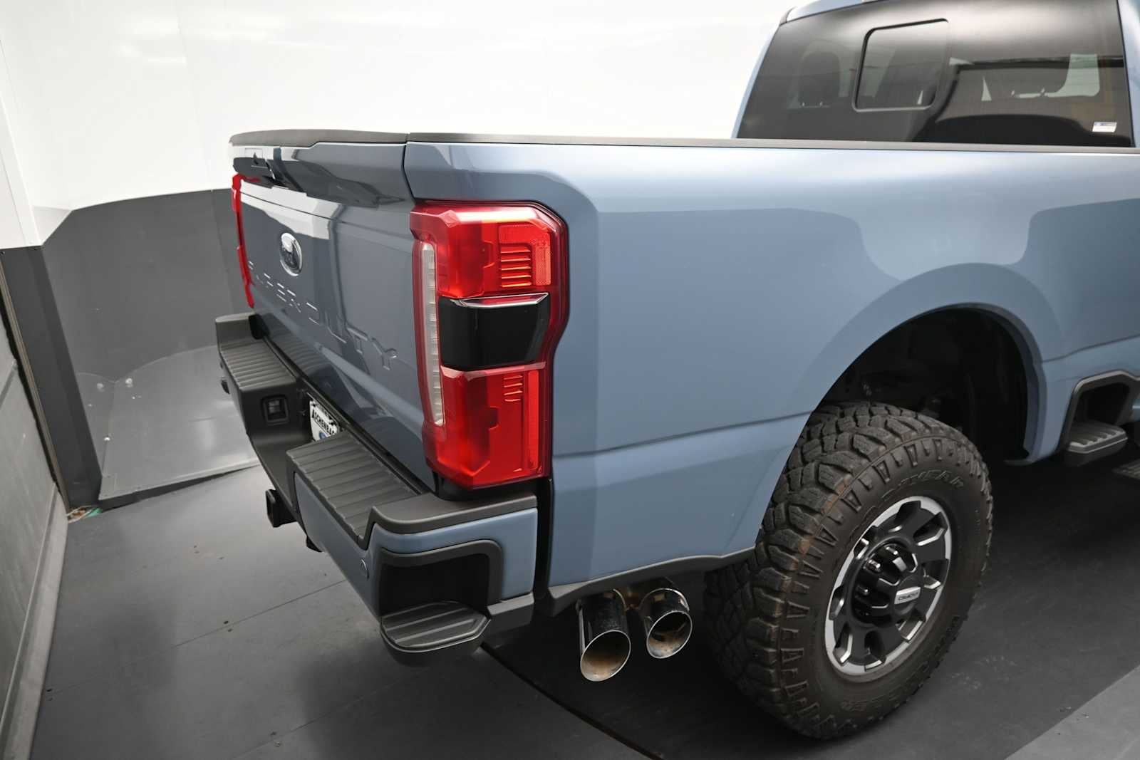 2023 Ford Super Duty F-250 Pickup LARIAT