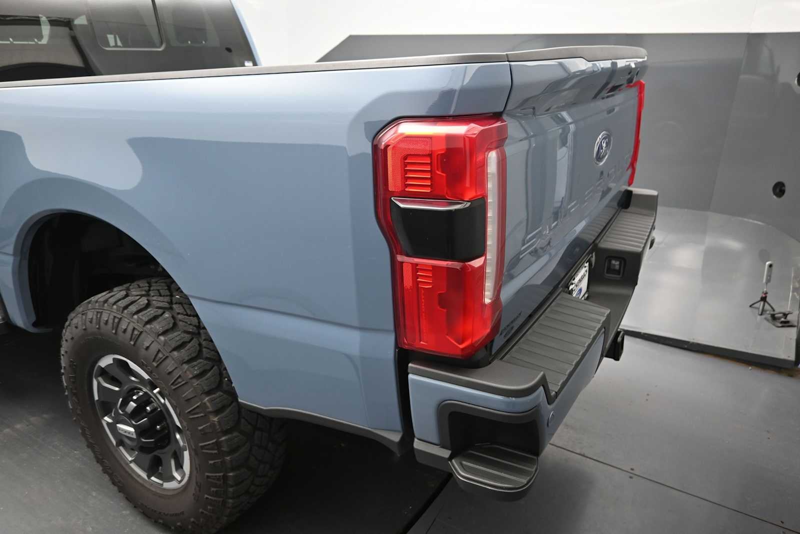 2023 Ford Super Duty F-250 Pickup LARIAT