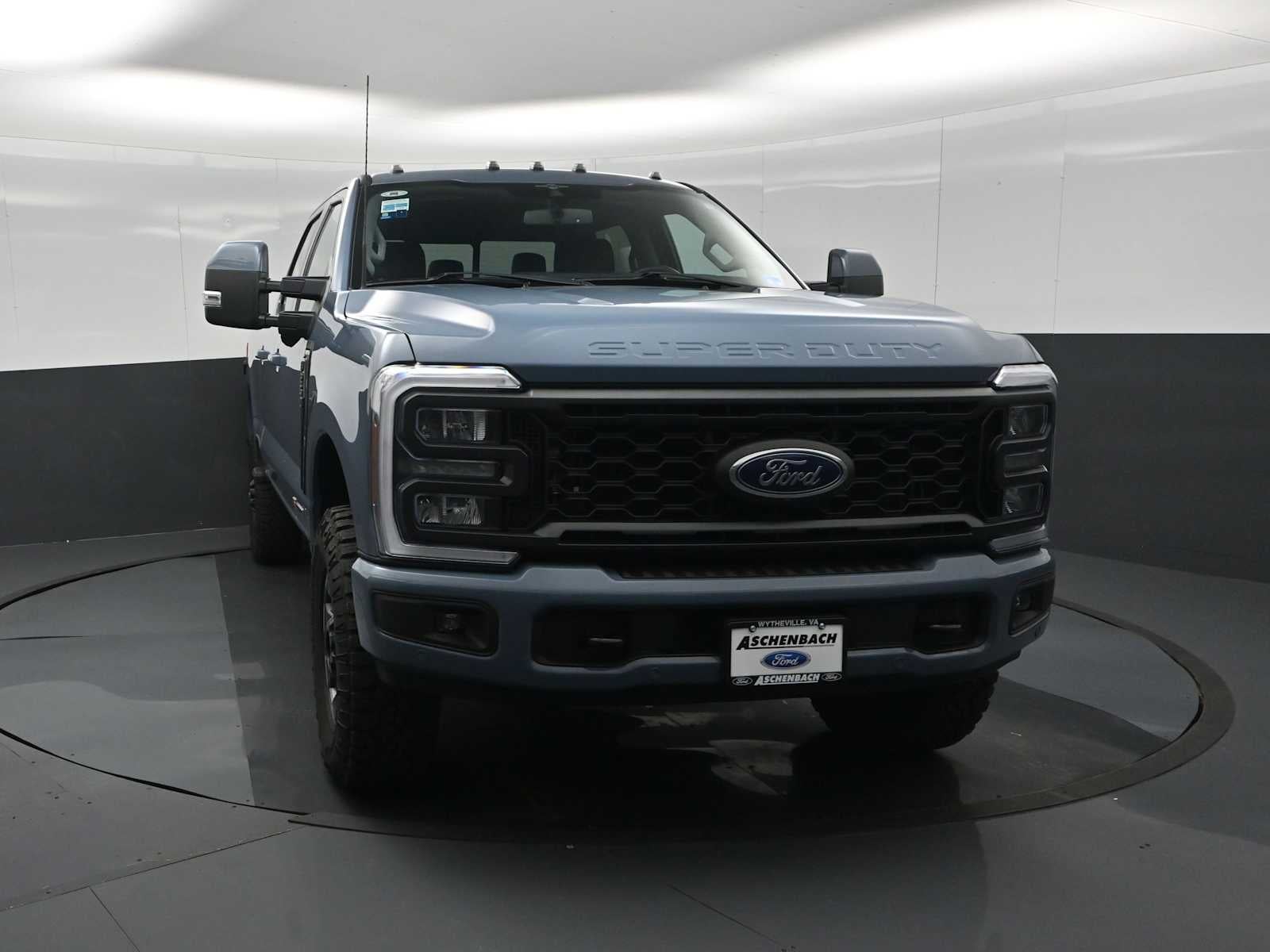 2023 Ford Super Duty F-250 Pickup LARIAT