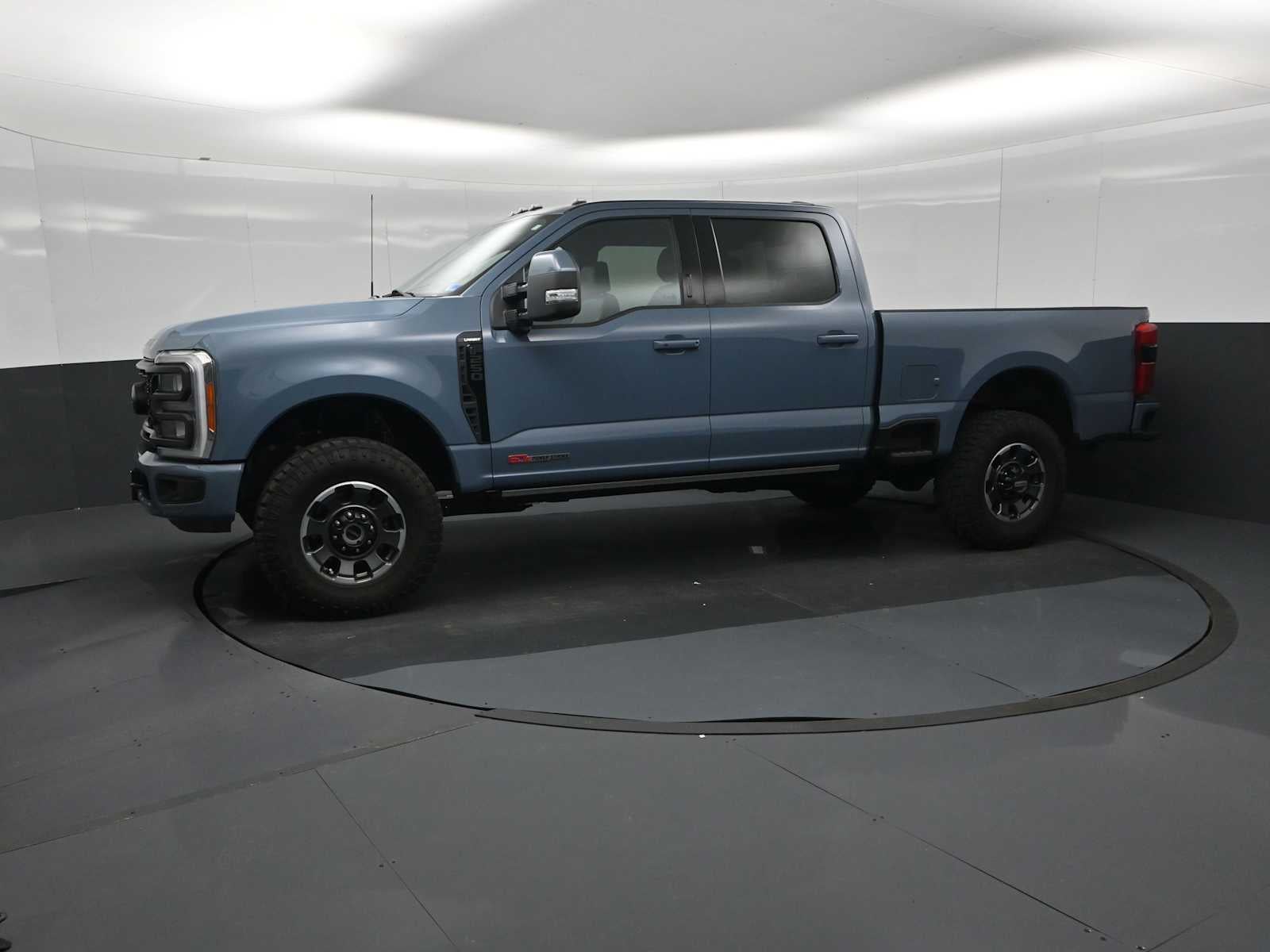 2023 Ford Super Duty F-250 Pickup LARIAT