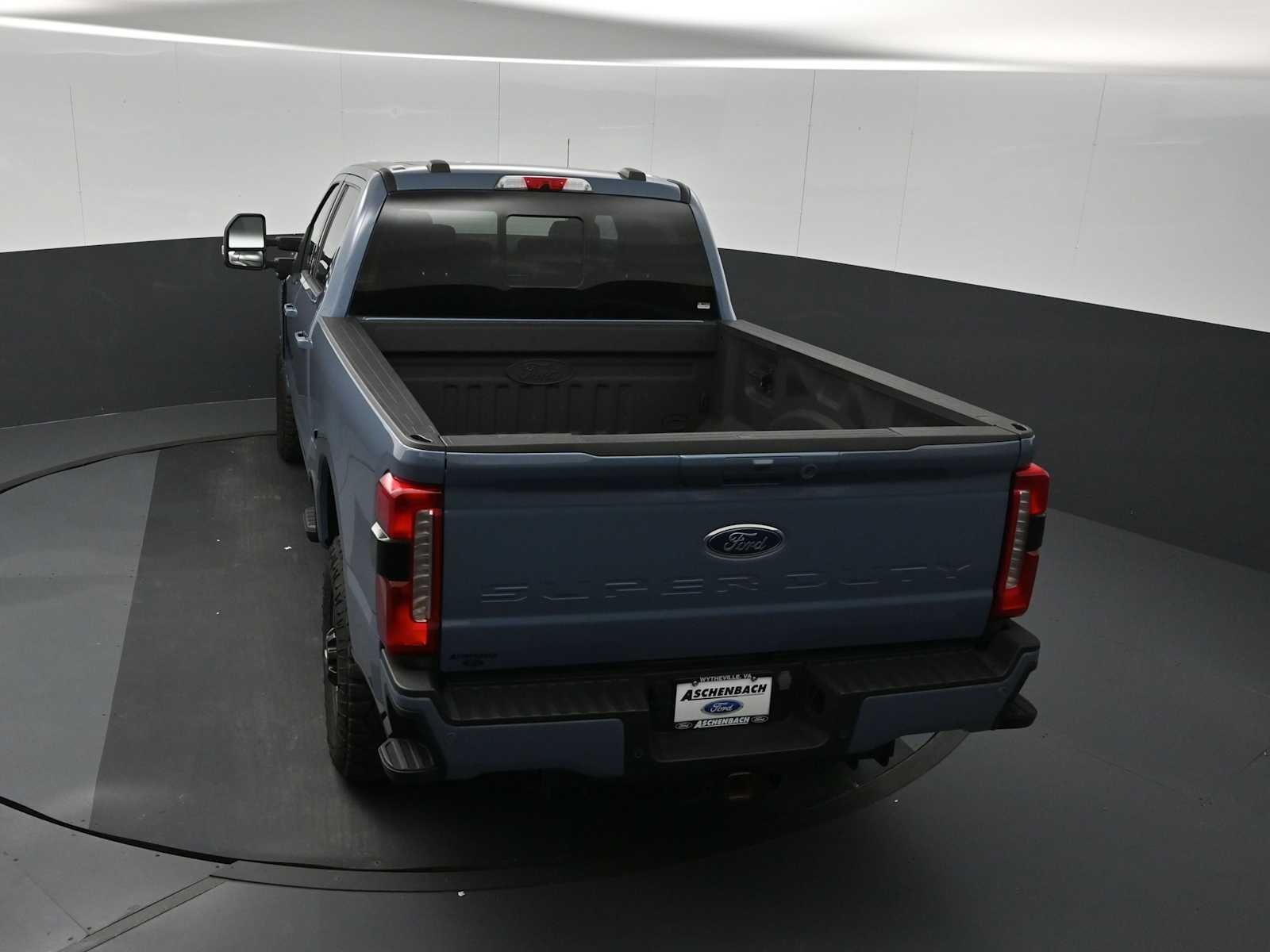 2023 Ford Super Duty F-250 Pickup LARIAT