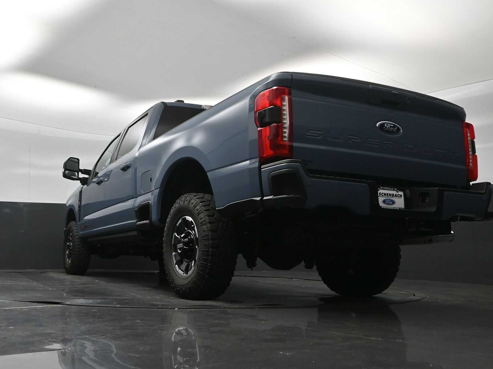 2023 Ford Super Duty F-250 Pickup LARIAT