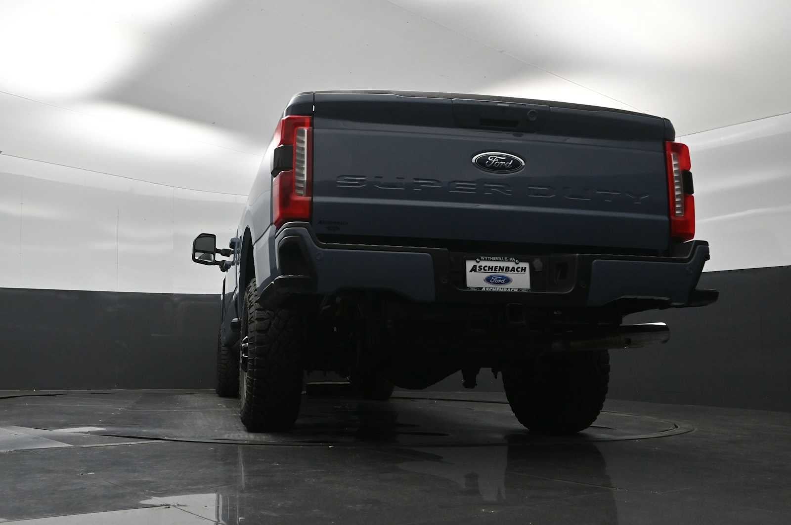 2023 Ford Super Duty F-250 Pickup LARIAT