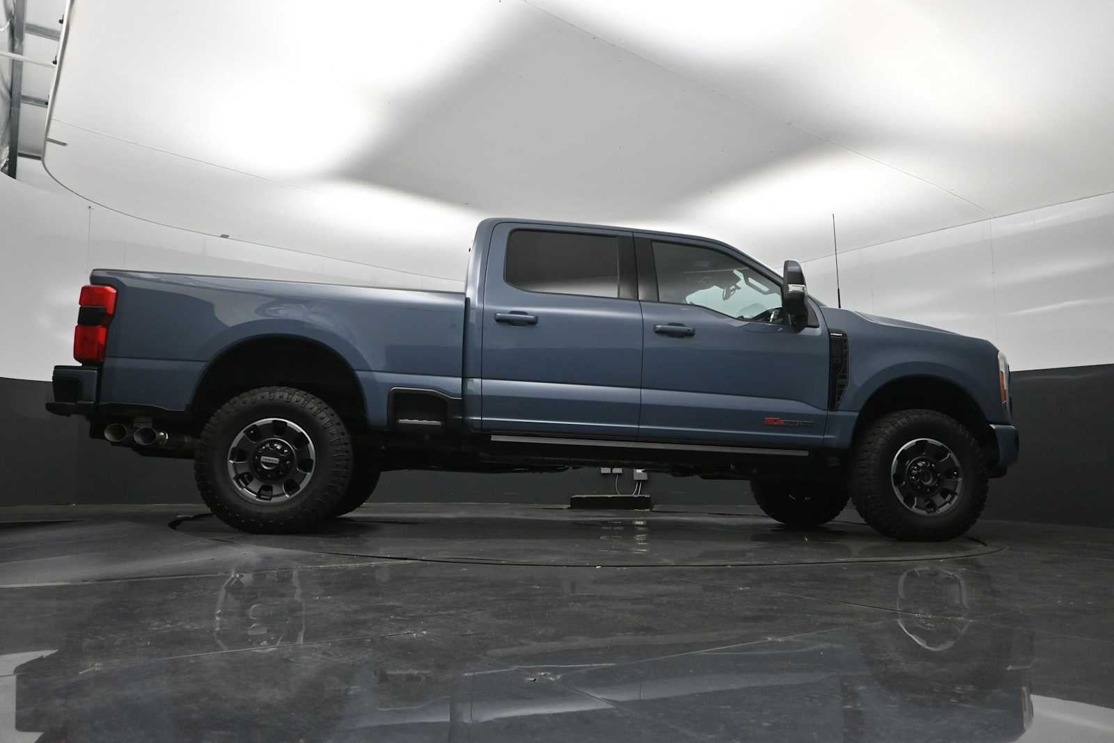 2023 Ford Super Duty F-250 Pickup LARIAT
