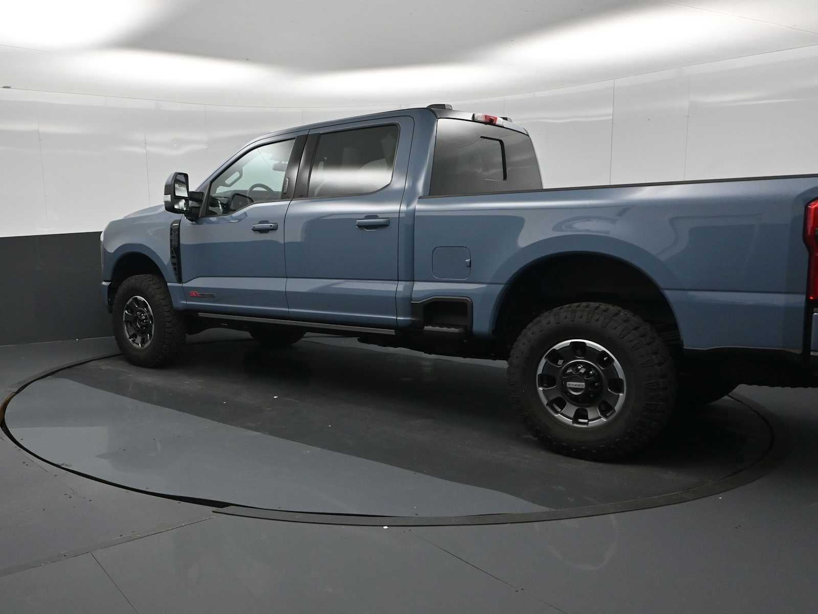 2023 Ford Super Duty F-250 Pickup LARIAT
