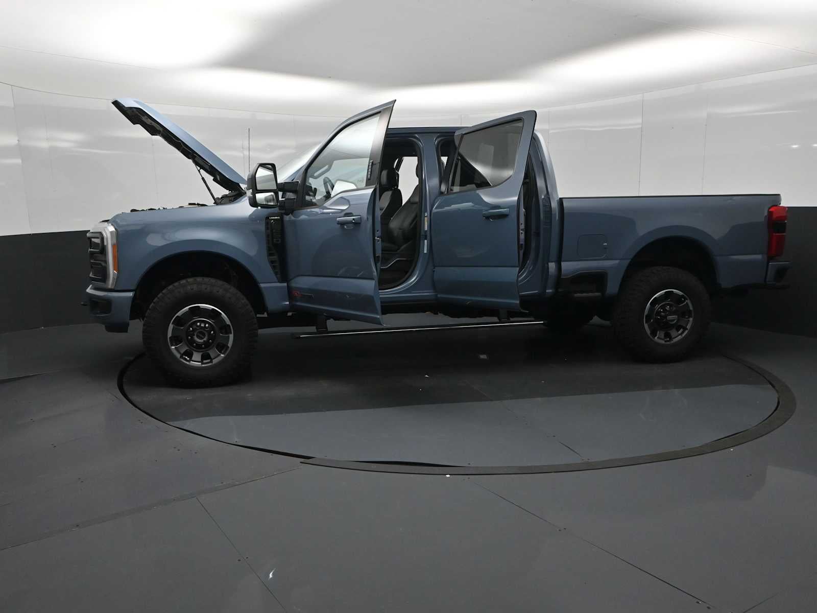2023 Ford Super Duty F-250 Pickup LARIAT