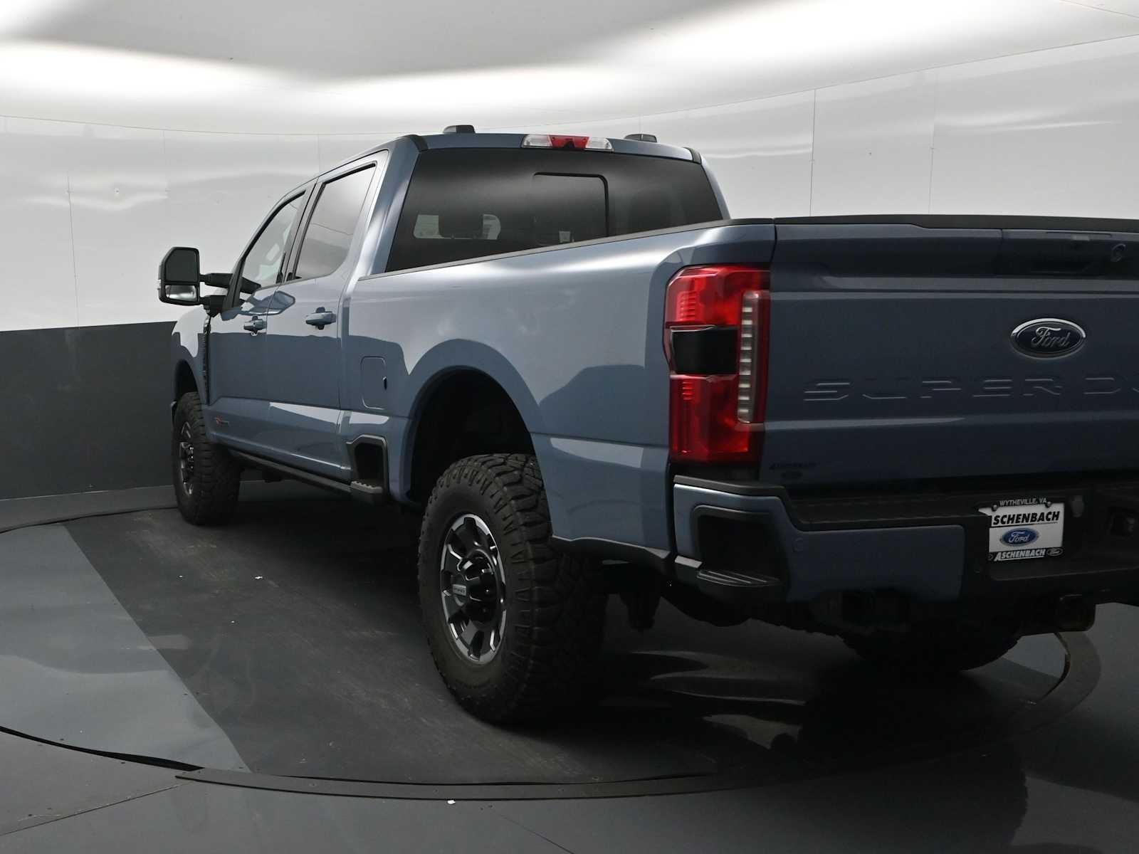 2023 Ford Super Duty F-250 Pickup LARIAT
