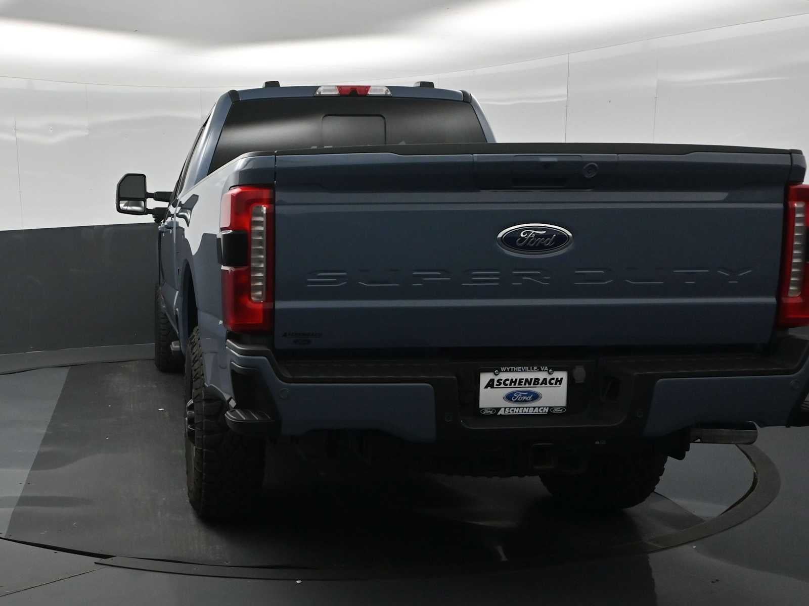 2023 Ford Super Duty F-250 Pickup LARIAT