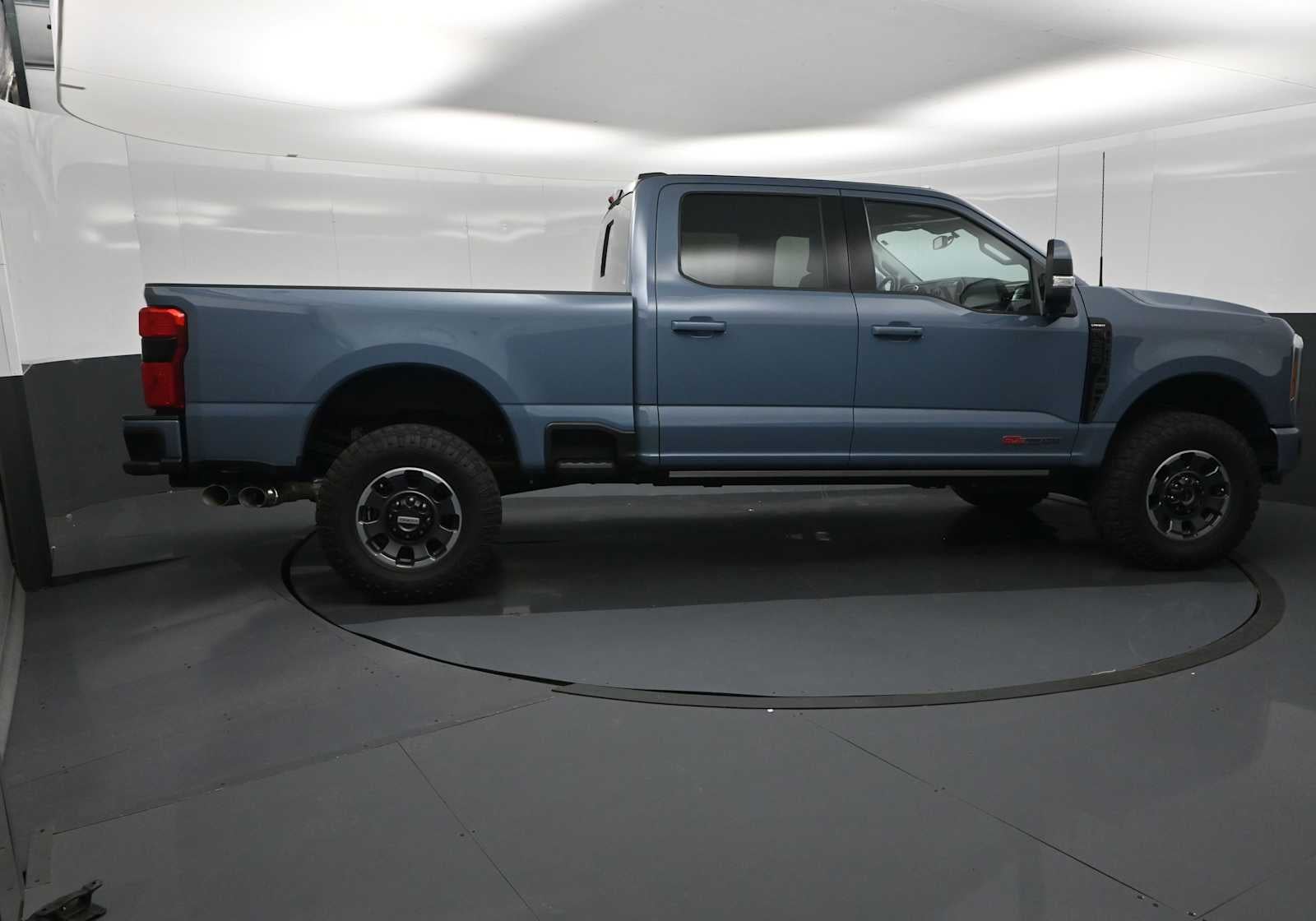 2023 Ford Super Duty F-250 Pickup LARIAT