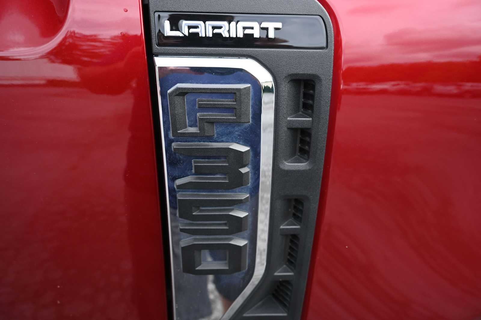 2025 Ford Super Duty F-350 DRW Pickup LARIAT