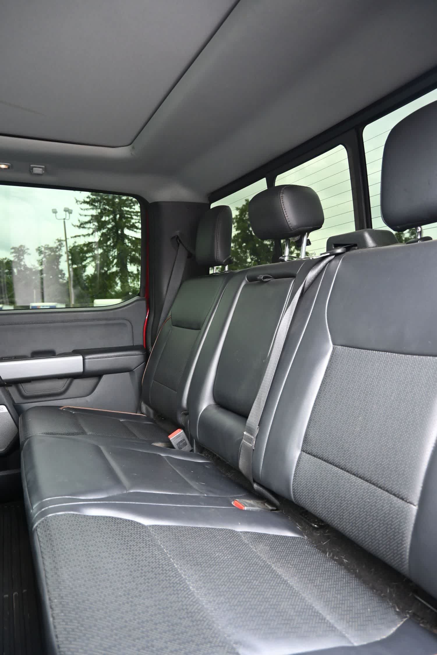 2025 Ford Super Duty F-350 DRW Pickup LARIAT