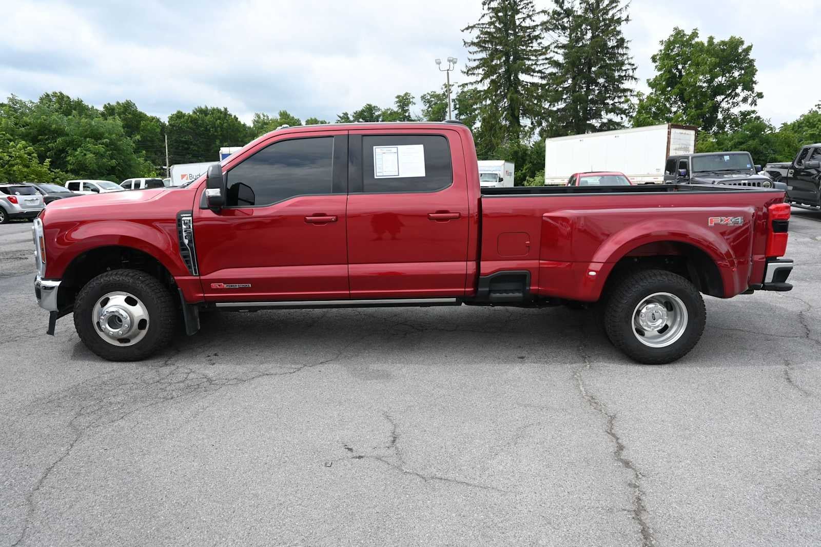 2025 Ford Super Duty F-350 DRW Pickup LARIAT