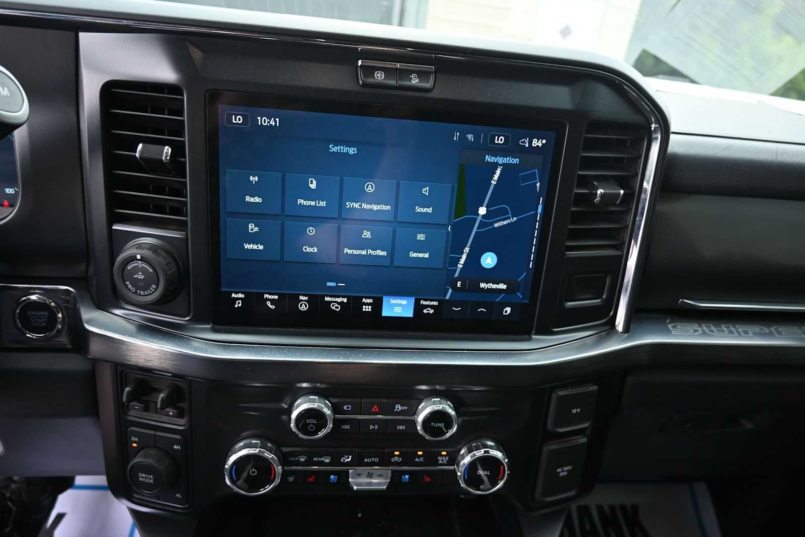 2025 Ford Super Duty F-350 DRW Pickup LARIAT