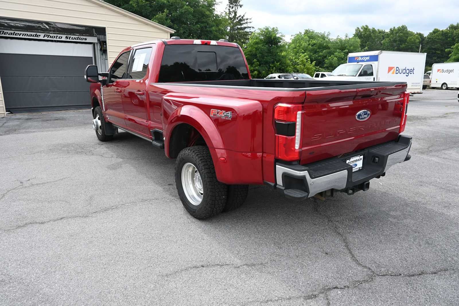 2025 Ford Super Duty F-350 DRW Pickup LARIAT