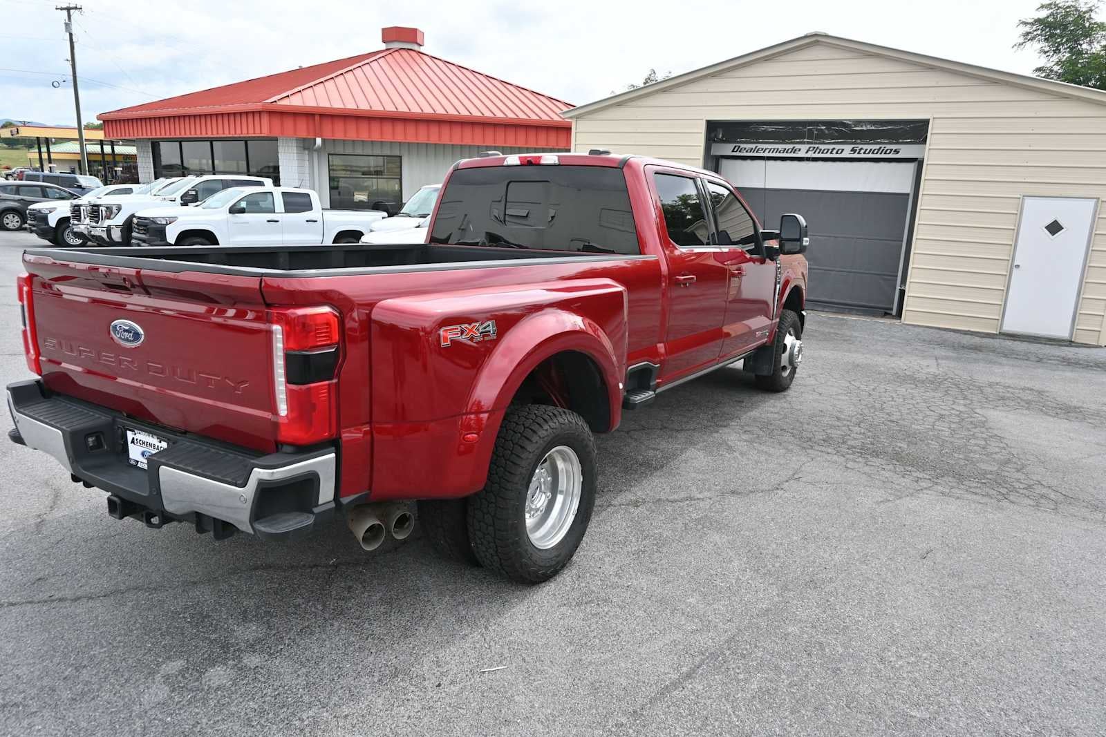 2025 Ford Super Duty F-350 DRW Pickup LARIAT