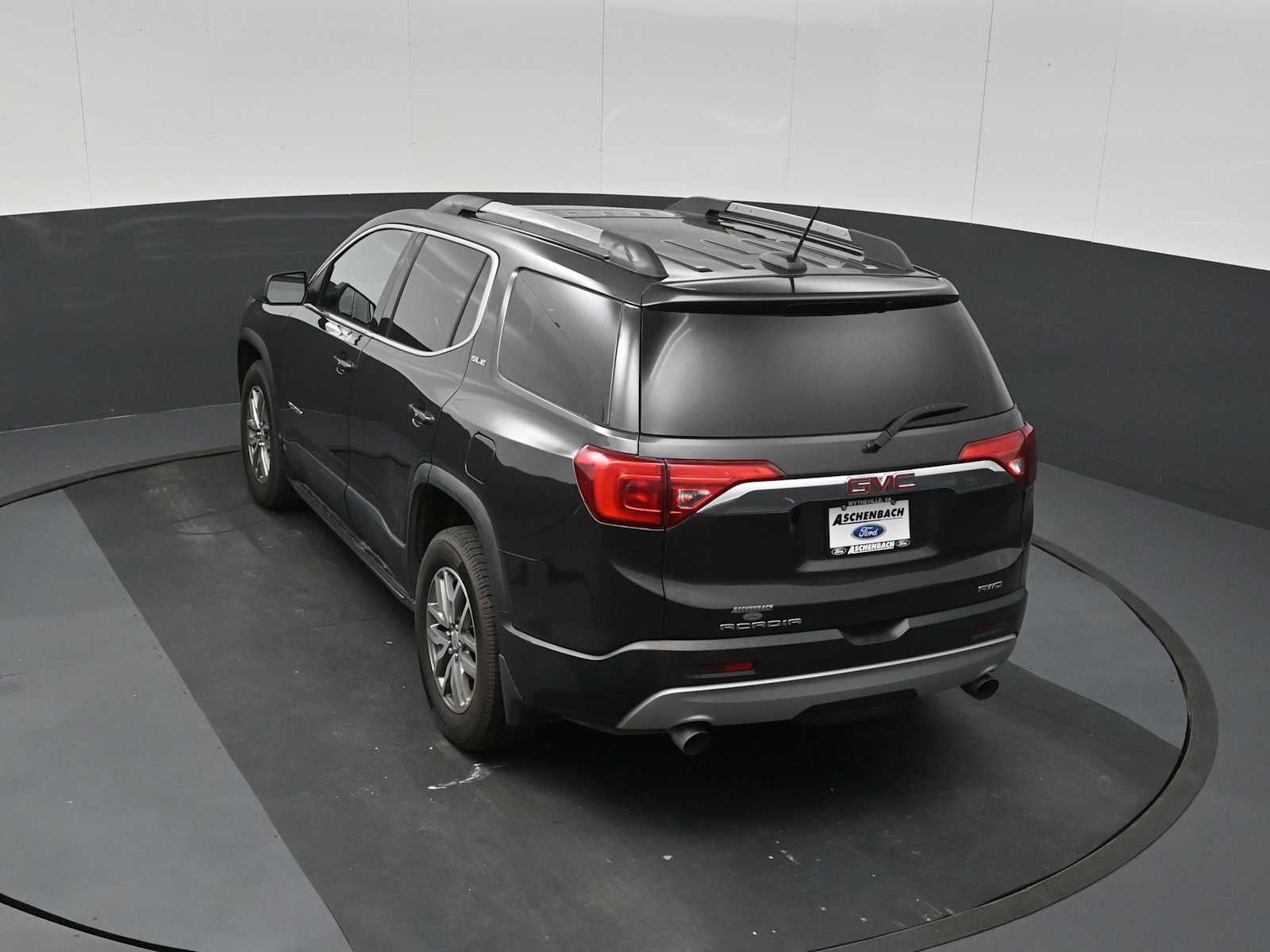 2017 GMC Acadia SLE