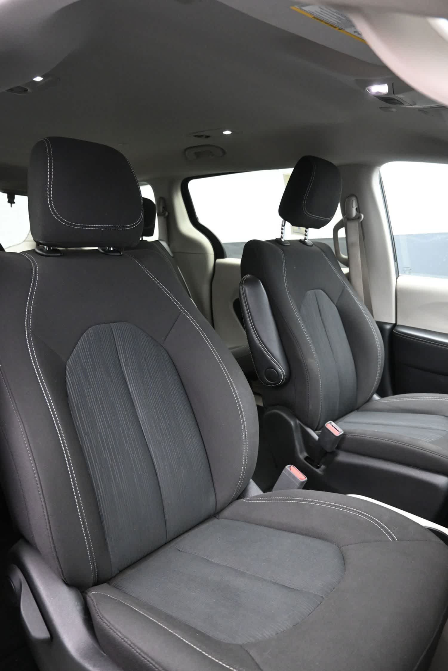 2024 Chrysler Voyager LX