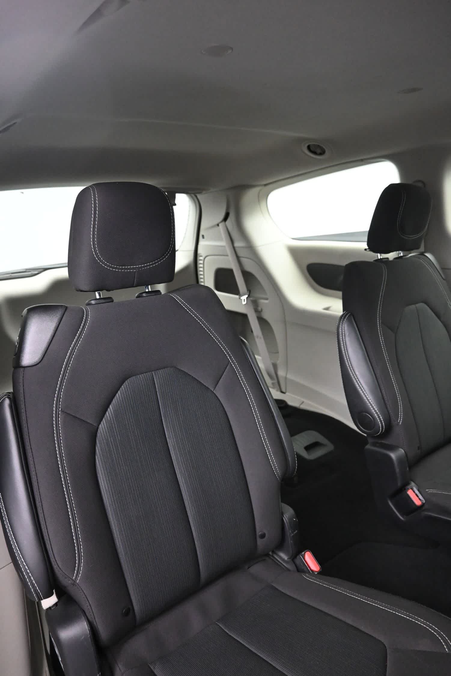 2024 Chrysler Voyager LX