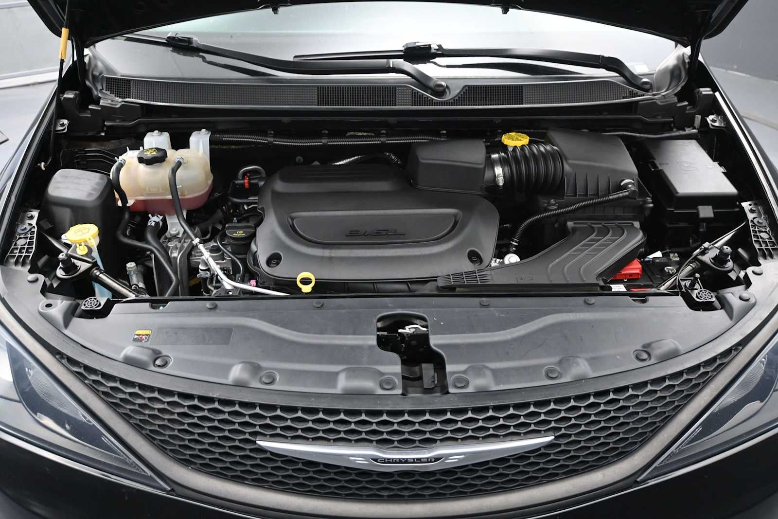 2024 Chrysler Voyager LX
