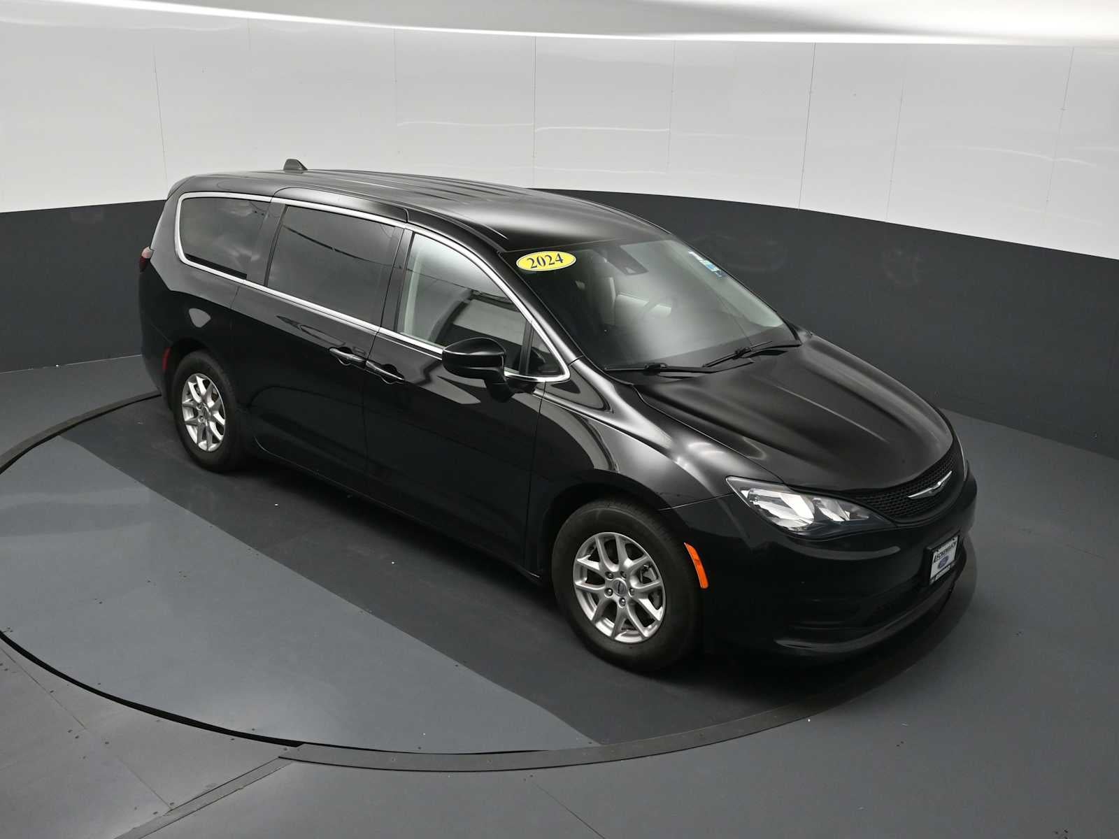 2024 Chrysler Voyager LX