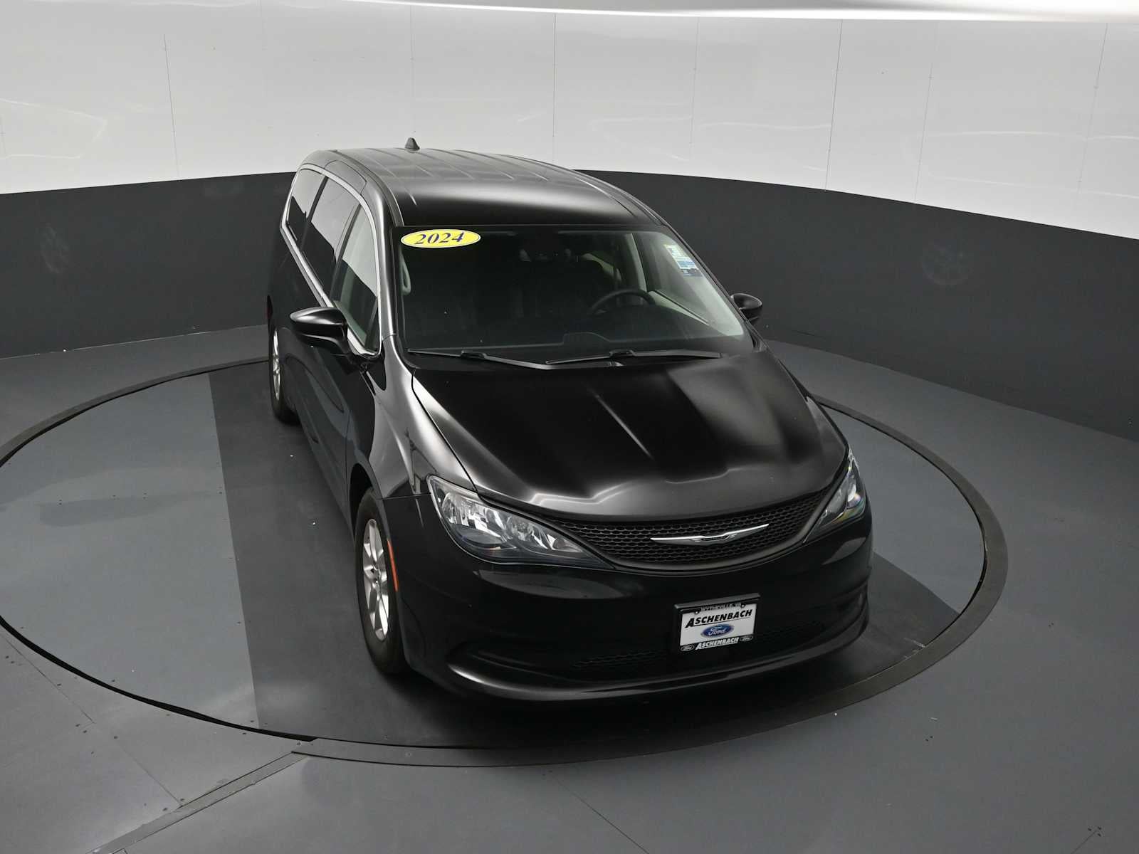 2024 Chrysler Voyager LX