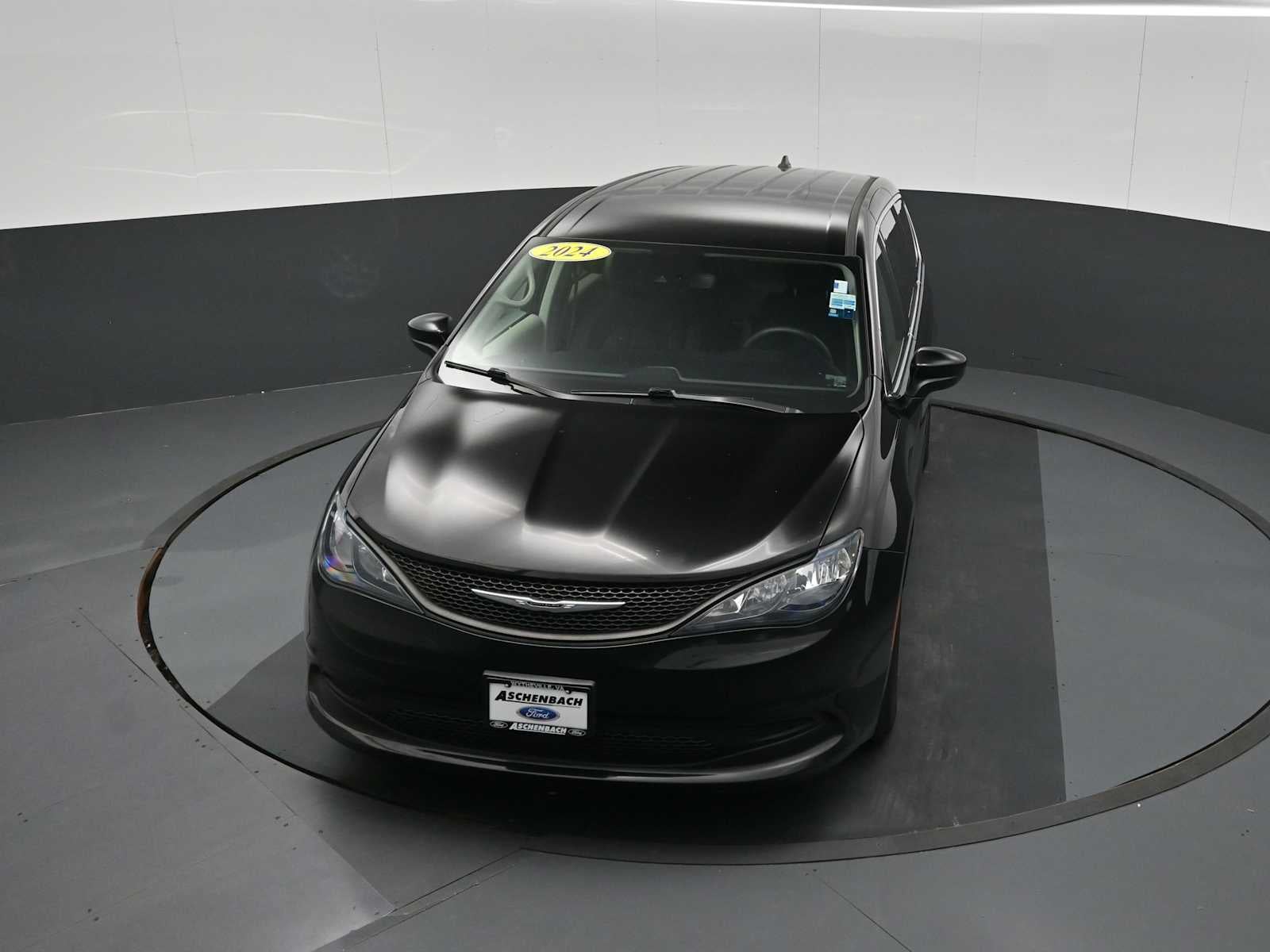 2024 Chrysler Voyager LX