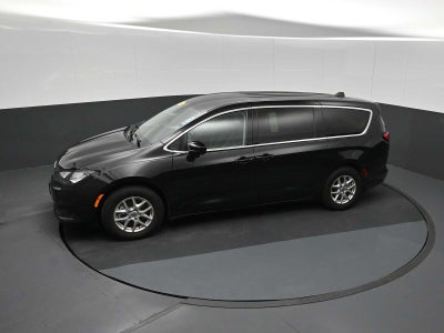 2024 Chrysler Voyager LX