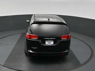 2024 Chrysler Voyager LX