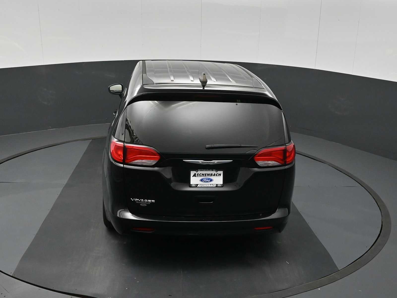 2024 Chrysler Voyager LX