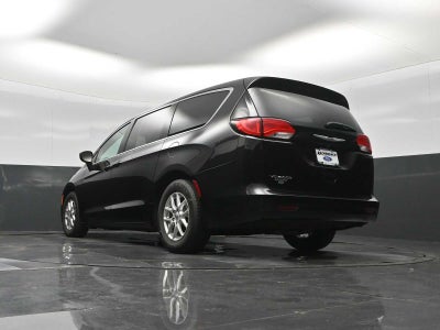 2024 Chrysler Voyager LX