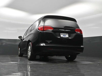 2024 Chrysler Voyager LX