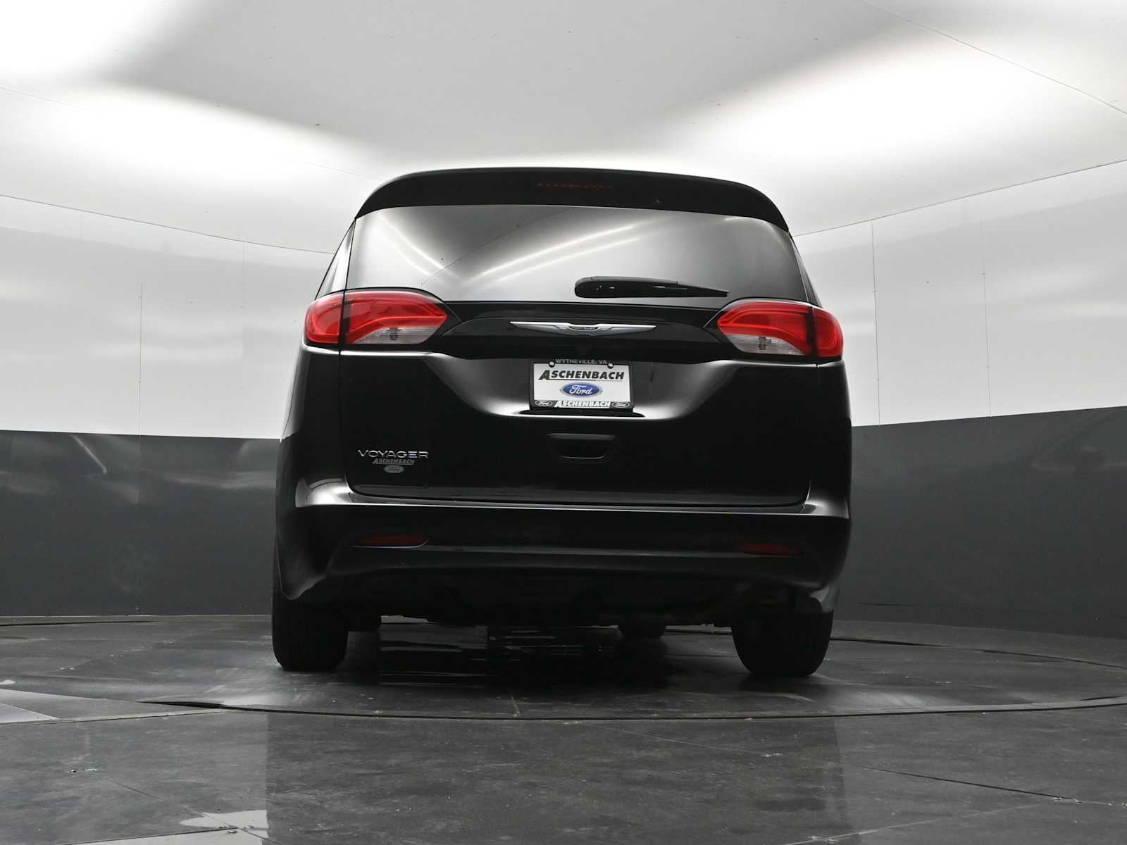 2024 Chrysler Voyager LX