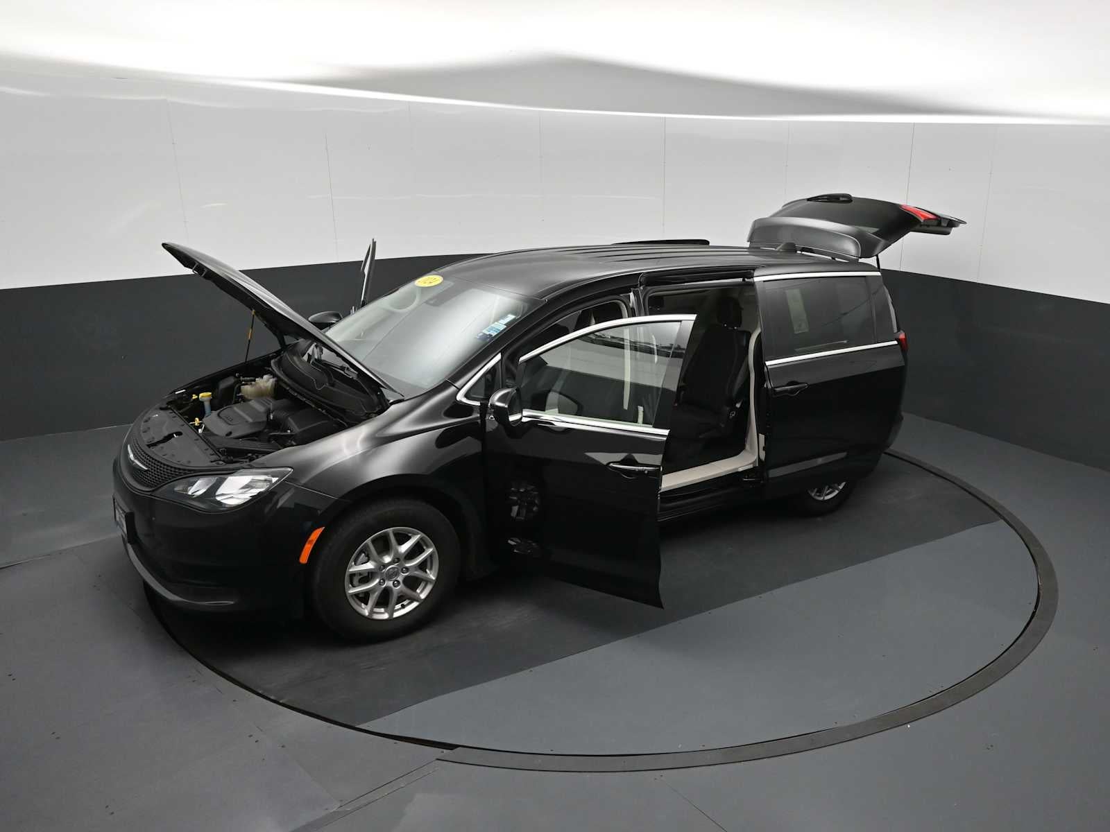 2024 Chrysler Voyager LX
