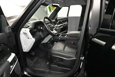 2023 Land Rover Defender SE