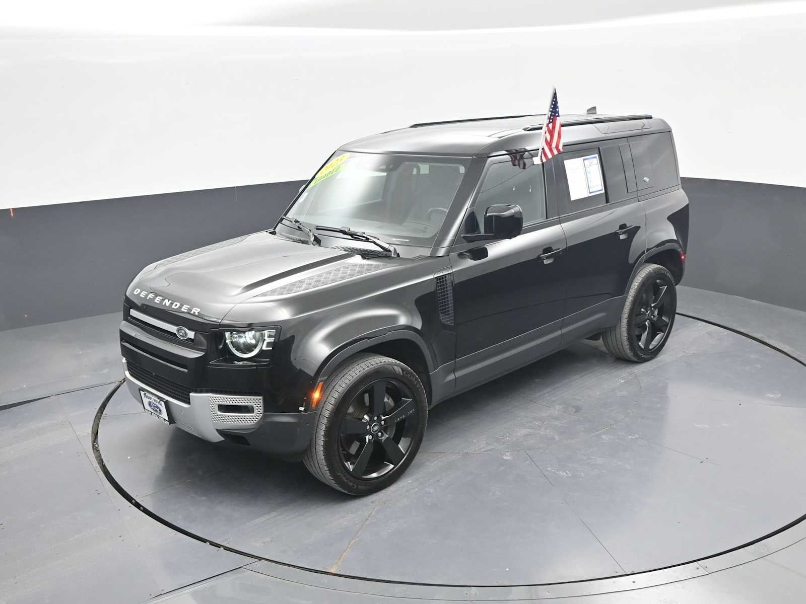 2023 Land Rover Defender SE