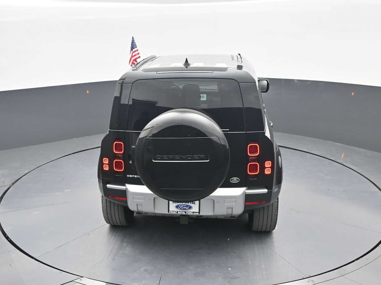 2023 Land Rover Defender SE