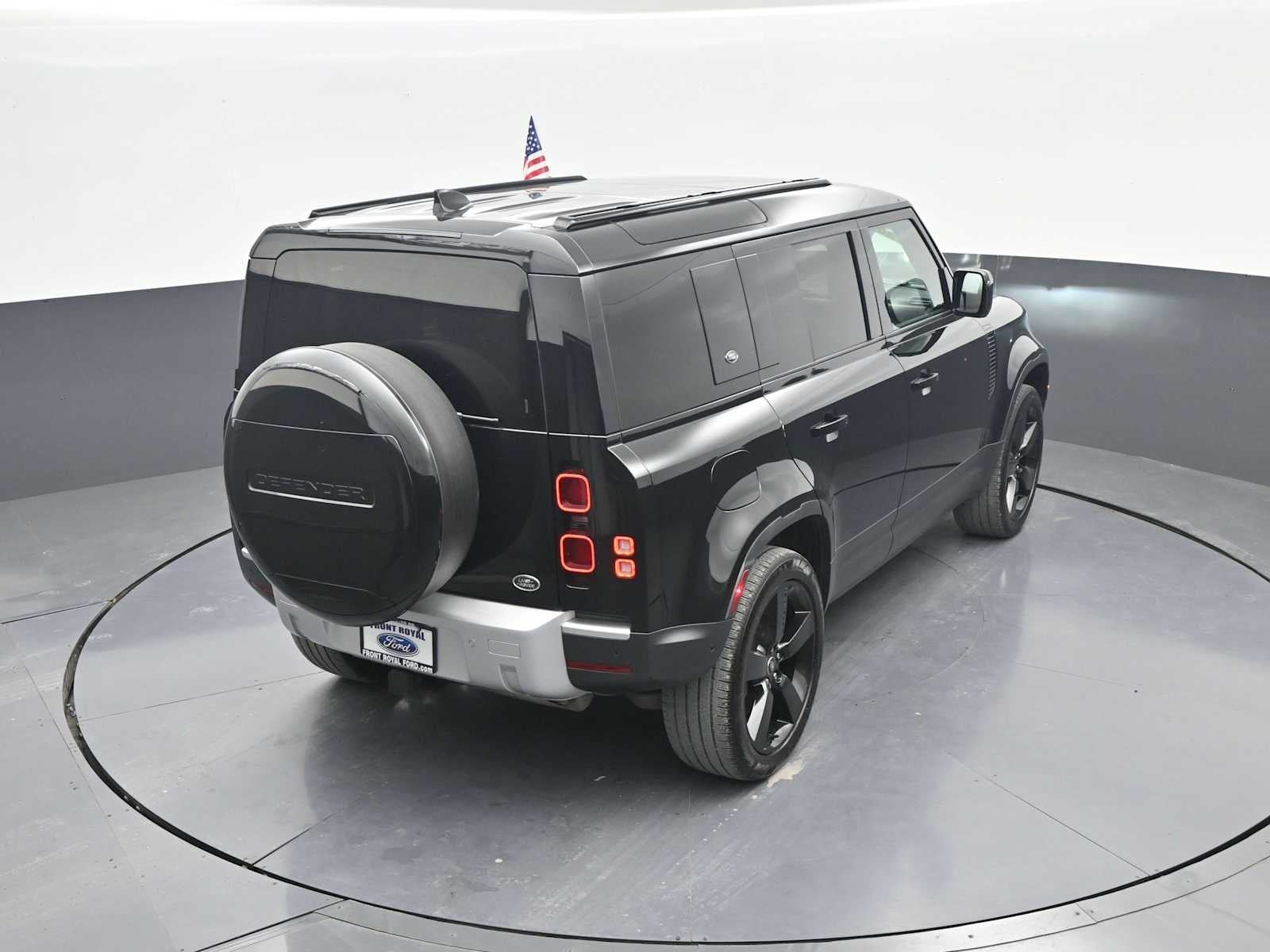2023 Land Rover Defender SE