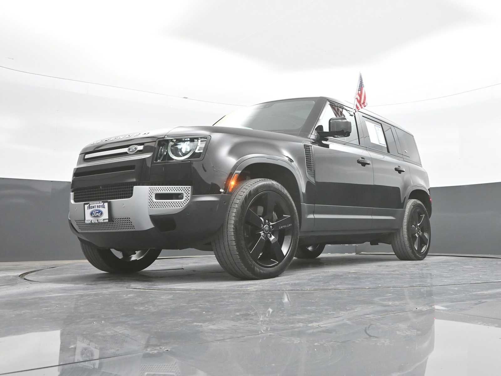 2023 Land Rover Defender SE